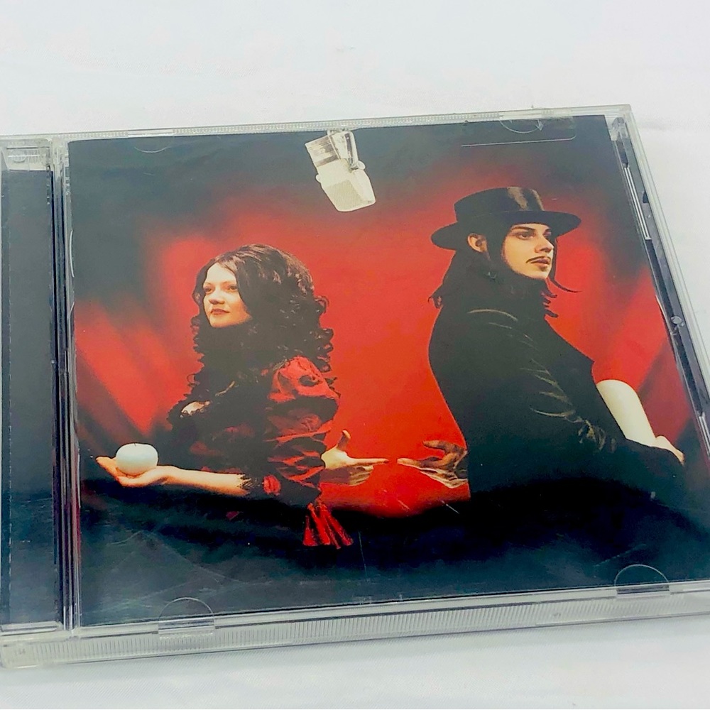The White Stripes- Get Behind me Satan 2005 CD